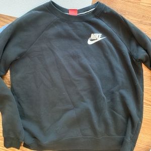NIKE Crewneck